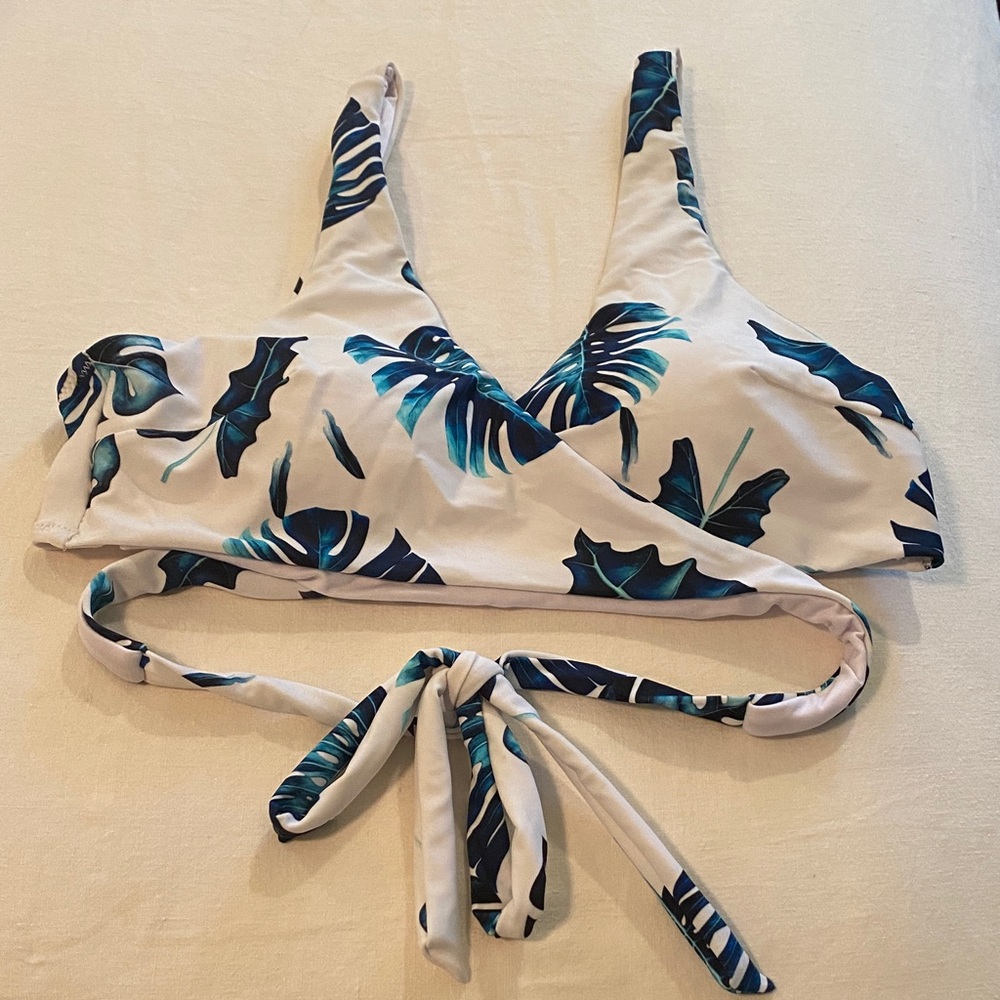 Tropical Leaf Print Bikini Top